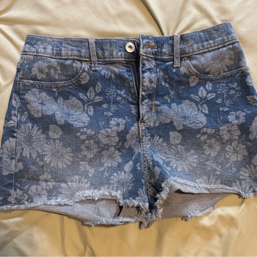 Abercrombie Kids Blue Floral Denim Shorts - NWOT